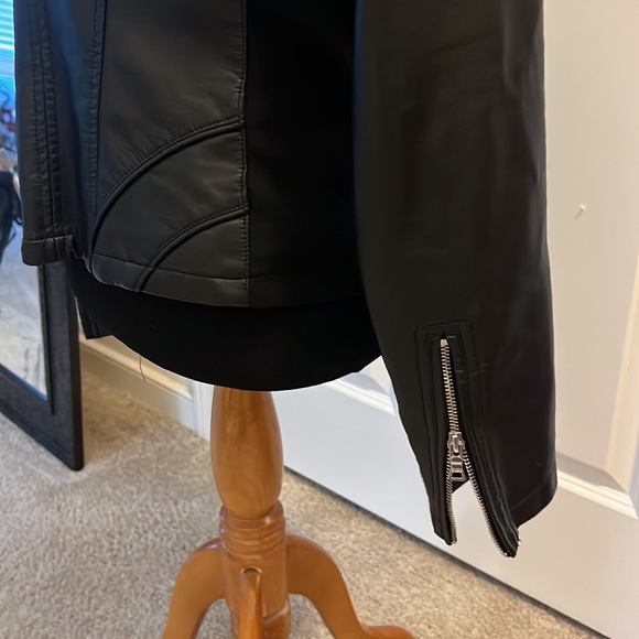 GUESS Faux Leather Jacket Sz M - Picture 10 of 14